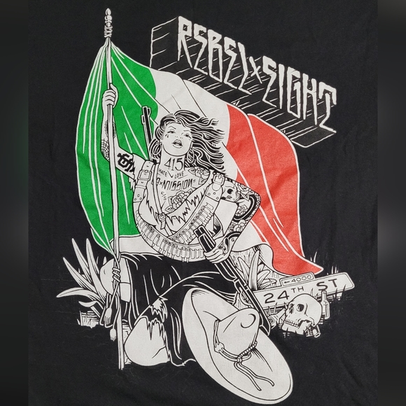 T Shirt - Picture 2 of 3